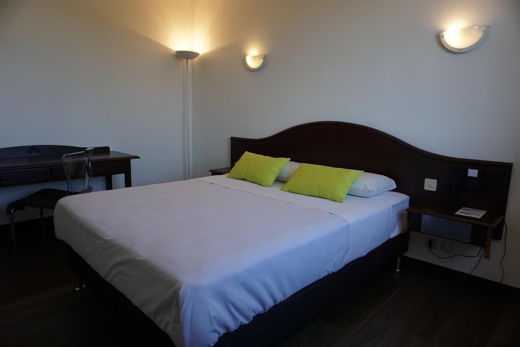 Hotel Le Neoulous Le Boulou Exterior foto