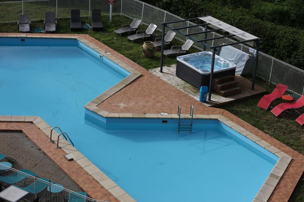 Hotel Le Neoulous Le Boulou Exterior foto