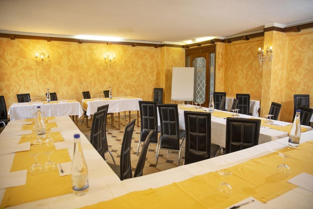 Hotel Le Neoulous Le Boulou Exterior foto